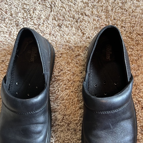 EUC/Hardly Worn comfortable Ultra Massage Cuddlers women’s size 9 work shoes! - Picture 5 of 6